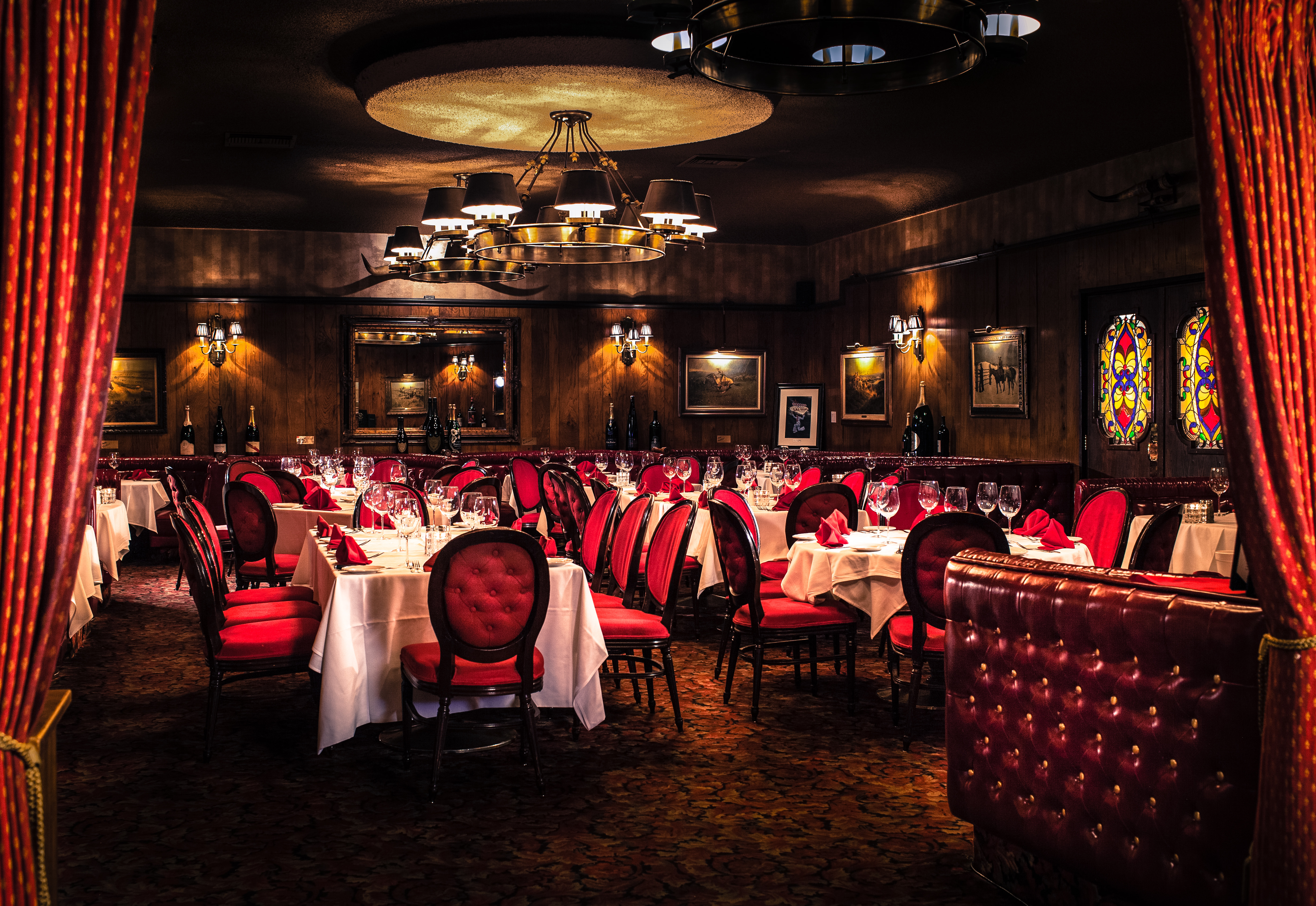 golden-steer-steakhouse-las-vegas-spacious-for-holiday-parties